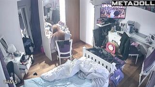 Young lady masturbating in underwear - bedroom cam