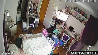 Her hands love to do it - hidden bedroom camera, solo