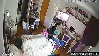 Her hands love to do it - hidden bedroom camera, solo