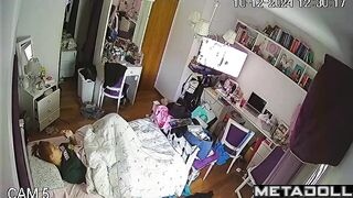 Her hands love to do it - hidden bedroom camera, solo