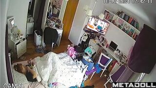 Her hands love to do it - hidden bedroom camera, solo
