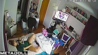 Her hands love to do it - hidden bedroom camera, solo