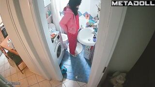 Brunette yawned and sat on the toilet - solo spy cam