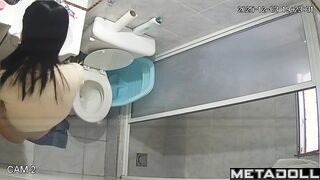 Pregnant woman peeing and people are watching her