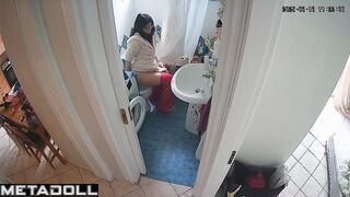 Toilet is the place for peeing and chatting, solo video