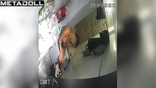 Tattooed slut does not know that her routine under the gaze of people