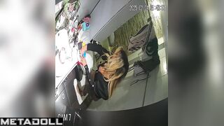 Her morning routine under the gaze of differente strangers