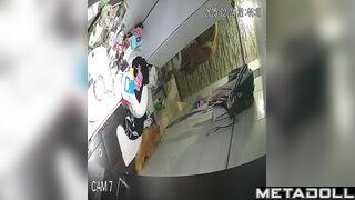 Her morning routine under the gaze of differente strangers