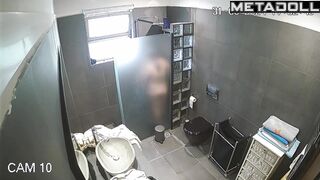 Spouses chatting during her bath, look / spy camera