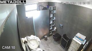 Spouses chatting during her bath, look / spy camera