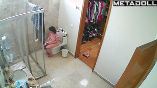 Chatting on the toilet is the greatest pleasure for her