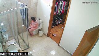 Chatting on the toilet is the greatest pleasure for her