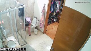 She admires her reflection every day - bathroom video