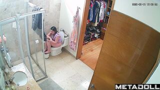 She admires her reflection every day - bathroom video