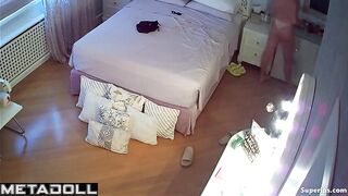 A naked girl is not shy about video chatting with her friend
