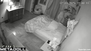 Wife couldn't fall asleep and sat on her sleeping husband's cock