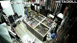 Asian lady is used to walking naked in any place, spy cam