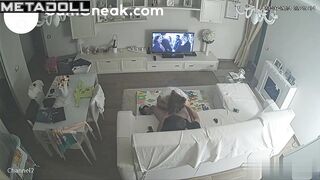 Quick blowjob in the living room as a surprise, look