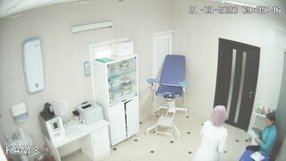 Female medical professionals heal male patients porn