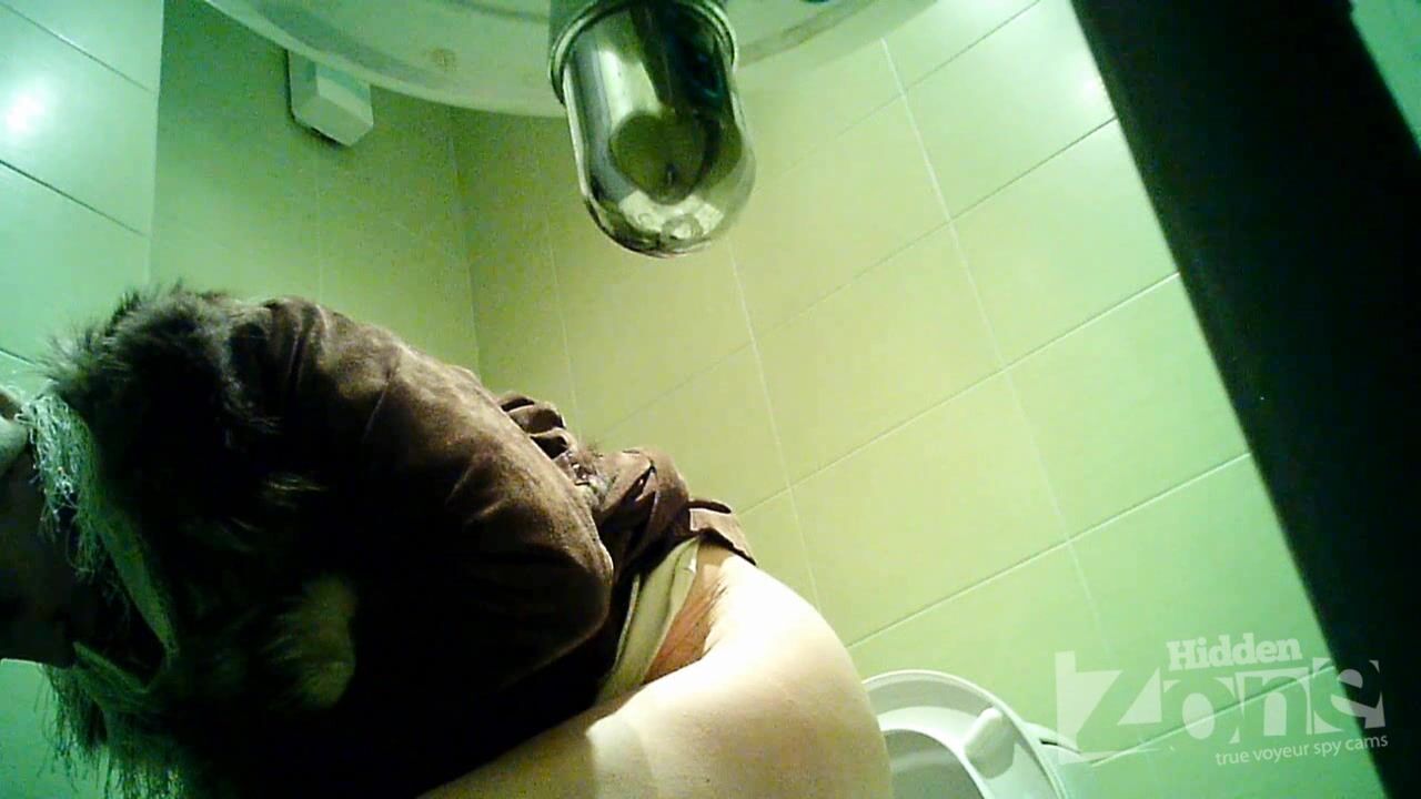 Toilet voyeur video
