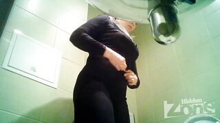Pissing porn tube